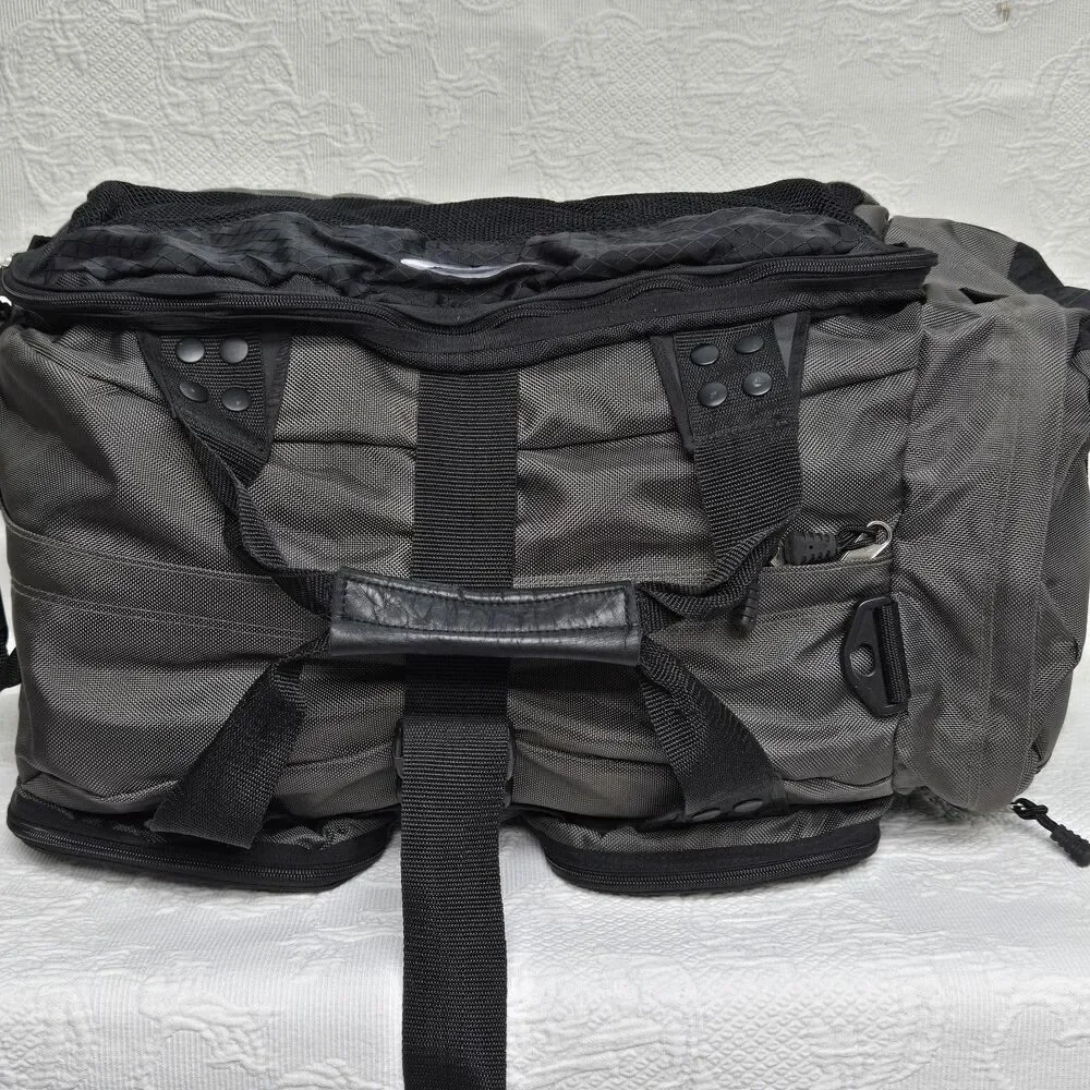Oakley Icon 2.0 Software Grey Canvas Leather Handle Large Duffle Bag Y2K